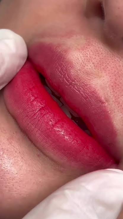 یوں آ رہا ہے آج لبوں پر کسی کا نام۔۔۔