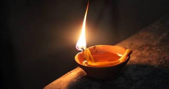 چراغ مانگتے رہنے کا۔۔۔۔